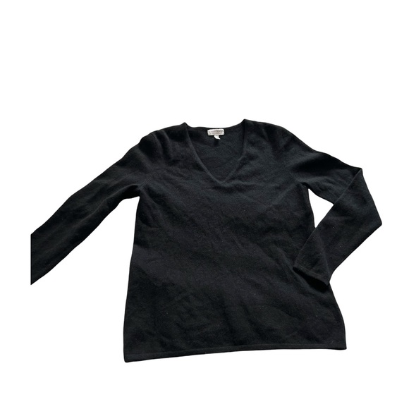 PEA IN THE BOD | BLACK CASHMERE SWEATER V NECK - Picture 2 of 3